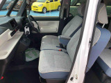 フロントシートです。ゆったり運転ができます。長距離ドライブもラクラク♪♪