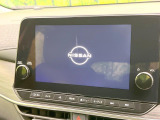 【メーカー純正ナビ】インテリアに溶け込むスタイリッシュな「専用設計」メーカーナビを装備♪視認性や操作性など基本性能にも優れ、より上質なカーライフをお楽しみいただけます。