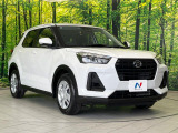 高透明度のガラス皮膜で撥水はもちろん、上質なツヤ・光沢を実現。紫外線や酸性雨から大切な愛車を保護し、色あせ・劣化を防止。「弾スプラッシュコート」、「弾プリミッサコート」からお選びいただけます。
