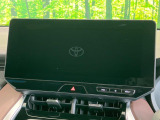 【12.3インチワイドナビ】高級感とインパクトのある大型ワイドナビを装備。各種オーディオ操作はもちろん、横長ワイド画面でのマップ2分割表示など、利便性も高いナビです♪