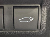 【パワーバックドア】スマートキーや運転席のボタンを押すだけでリアゲートが自動で開閉します!荷物を持っている時や、高い位置にあるバックドアを閉める際に便利な機能です♪