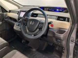 見通しのよいすっきりとした視界で、誰でも運転しやすいです。運転のしやすさは疲れにくさにも繋がりますよ♪