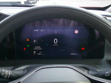 車両状態や走行道路の時速表示等のインフォメーションが備わっていますスピードメーターは上質なデザインとなっております。