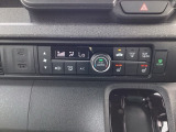 運転席・助手席とそれぞれシートヒーターがついてます。寒い冬には嬉しい機能です!
