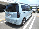 後ろのドアは、両側とも電動スライドドアとなっています♪