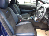 運転席シートヒーター付です。寒い時には温まりますね。