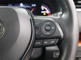 レーダークルーズコントロール作動時に車線維持に必要な運転操作の支援を行う「レーントレーシングアシスト(LTA)」を搭載しています。