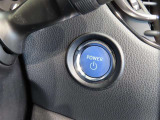 スマートキー装備車なので、キーを取り出さなくてもエンジン始動が可能です。