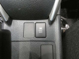 トラクションコントロール装備です。すべりやすい路面での発進時や加速時にタイヤの空転を抑え、駆動力確保に貢献する機能です。詳細は販売店スタッフまでおたずねください。