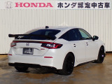◆リアは【プライバシーガラス】となっております。プライバシーの確保と見た目の良さはもちろんの事、太陽光を防ぐのでエアコンの効きも良くなります。エアコンの効きが良くなるので、燃費の向上にもつながります。