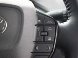 レーダークルーズコントロール作動時に車線維持に必要な運転操作の支援を行う「レーントレーシングアシスト(LTA)」を搭載しています。