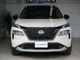 タフギアでありながら洗練されている新しいSUVデザイン!日産アイコニックなVモーショングリル、ブーメランシェイプを描くシグネチャーランプ&ヘッドランプ!上質感が高めています。