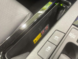 【ワイヤレス充電】ワイヤレスでエンジン始動中であれば置くだけで充電可能!コードが絡むことがなくなるので車内もすっきり清潔感が保てます!
