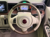 【純正革巻きステアリング】上質な革を使用することで、手にしっかり馴染みとても運転しやすいハンドルです♪