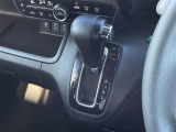 【 シフト 】スムーズなシフトチェンジで快適にお車を操縦していただけます!//