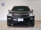 【キドニーグリル】BMWは約90年もの間、ほぼ全ての車両にひと目でBMWだと分かるこの特徴的なフロントグリルが備えられ、デザイン・アイコンとして親しまれてきました。