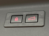 【パワーバックドア】スマートキーや運転席のボタンを押すだけでリアゲートが自動で開閉します!荷物を持っている時や、高い位置にあるバックドアを閉める際に便利な機能です♪