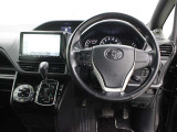 運転席廻りです。