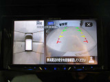 ■アラウンドビューモニターも搭載。車体を4方向のカメラで「上から見下ろしたような映像」を映し、車庫入れなどをアシストしてくれます。