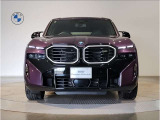 【キドニーグリル】BMWは約90年もの間、ほぼ全ての車両にひと目でBMWだと分かるこの特徴的なフロントグリルが備えられ、デザイン・アイコンとして親しまれてきました。