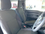 運転席シート廻りは使用感も少なく、良好な状態となっています。前オーナー様が丁寧に使っていたことがよくわかりますね。
