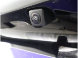 バックカメラが付いているので後方確認が非常にしやすいです。今や運転初心者も熟練者も必須装備!ついていて損はないですね♪