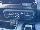【 オートエアコン 】車内温度を感知して自動で温度調整をしてくれるのでいつでも快適な車内空間を創り上げます!//