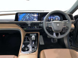 運転席は見やすく整理され、ナビも美しく装着され操作性にも優れています!
