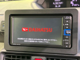 【純正ナビ】人気の純正ナビを装備しております。ナビの使いやすさはもちろん、オーディオ機能も充実!キャンプや旅行はもちろん、通勤や買い物など普段のドライブも楽しくなるはず♪