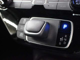 スムーズな操作で快適に運転が楽しめるよう、シフトポジションを電動で制御するエレクトロシフトマチックが採用されています。
