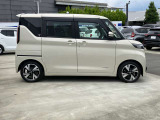 横からのスタイルもスタイリッシュです。