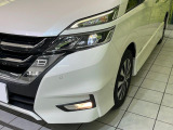 【LEDヘッドライト】悪天候や夜間走行時も良好な視界を確保し安心して運転できる高輝度LEDヘッドライトを装備!点灯速度が早く、消費電力も抑えられています。