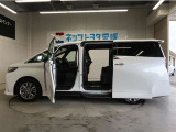 狭い駐車場やショッピングセンターで隣のお車にドアをぶつけてしまいそうになった経験がありませんか??スライドドアなら隣を心配することなく、快適に乗り降りできますよ♪