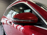 メルセデスの認定中古車「サーティファイドカー」には、最大100項目にも及ぶ点検・整備項目が設定されています>