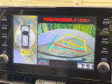 【パノラミックビューモニター】専用のカメラにより、上から見下ろしたような視点で360度クルマの周囲を確認することができます☆死角部分も確認しやすく、狭い場所での切り返しや駐車もスムーズに行えます。