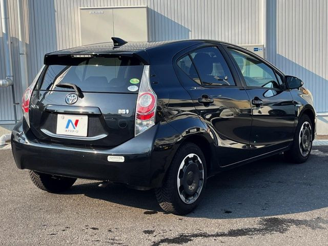 トヨタ アクア 1.5 S の中古車詳細 (67,870km, ブラックマイカ, 神奈川