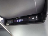 後席用にもエアコンの吹き出し口があり快適です。どの席に座っても快適なドライブが楽しめます♪