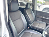 運転席シート廻りは使用感も少なく、良好な状態となっています。前オーナー様が丁寧に使っていたことがよくわかりますね。