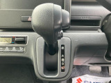 【インパネシフト】シフトがインパネにあるから足元が広々☆運転席から助手席への移動も楽にできちゃいますね☆運転に疲れたときはササッと代わってもらっちゃいましょう!