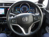 握りやすいハンドルで快適に運転できます!