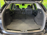 【パワーバックドア】スマートキーや運転席のボタンを押すだけでリアゲートが自動で開閉します!荷物を持っている時や、高い位置にあるバックドアを閉める際に便利な機能です♪