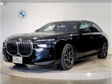 740d xDrive M-sportが入庫しました。ボディカラーはブラックサファイアです。