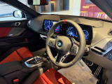 ☆センターパネルを運転席側に僅かに傾けたBMW独特のインパネ☆【駆け抜ける歓び】はここからもスタートしております☆