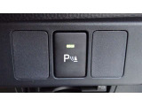 クリアランスソナーは、車両と壁などの静止物とのおおよその距離を超音波センサーによって検知して、ブザー音でお知らせしてくれます。