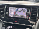 上空から見下ろしたような表示で車両感覚のつかみやすい『アラウンドビューモニター』