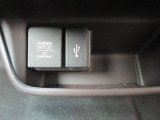 便利な充電用USBジャックと12V電源ソケットを設置しております。周辺機器の充電にご利用頂けます☆