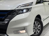 【LEDヘッドライト】悪天候や夜間走行時も良好な視界を確保し安心して運転できる高輝度LEDヘッドライトを装備!点灯速度が早く、消費電力も抑えられています。