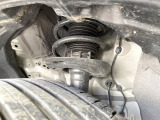 お車を安心してお乗りいただく為には、足回りの定期点検が欠かせません。サービスサポート(有償保証)では無料点検もご提供しており、安心のカーライフをお過ごしいただけるサポート体制が整っています。