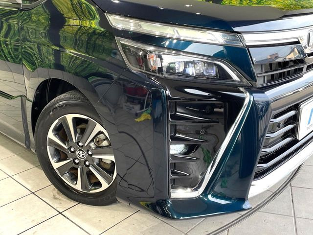 トヨタ ヴォクシー 2.0 ZS 煌II の中古車詳細 (14,800km, ブラッ