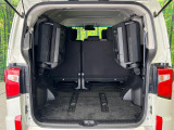 普段のお買い物や通勤、送迎等に十分な荷室スペースを確保しております。セカンドシートを倒すと、大きな荷物の積載も可能です♪